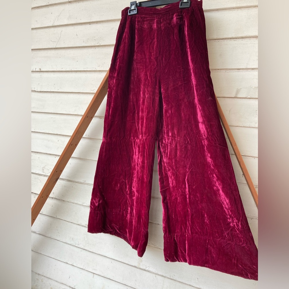 Elegant Velvet Wide-Leg Pants in Rich Burgundy